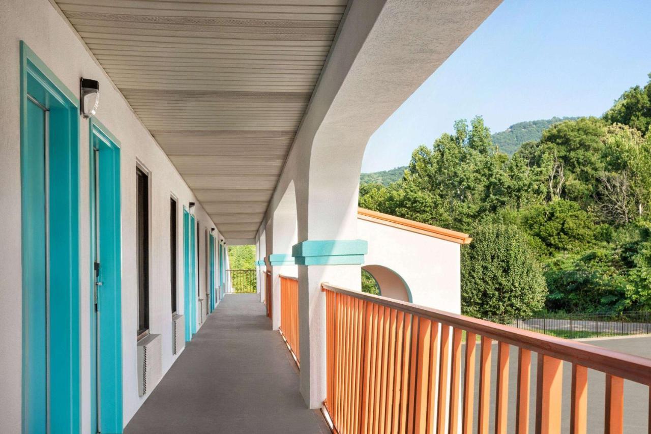 Howard Johnson By Wyndham Chattanooga Lookout Mountain I-24 Екстериор снимка