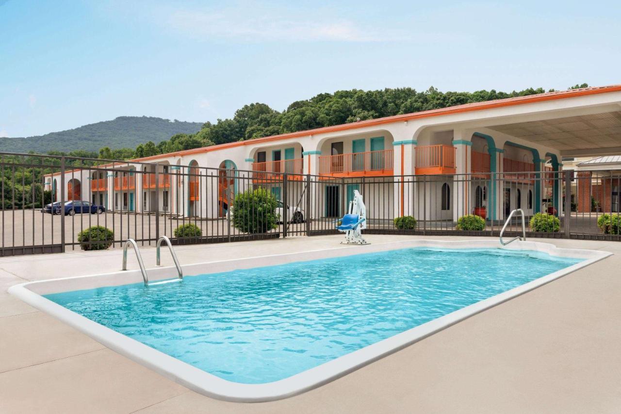 Howard Johnson By Wyndham Chattanooga Lookout Mountain I-24 Екстериор снимка