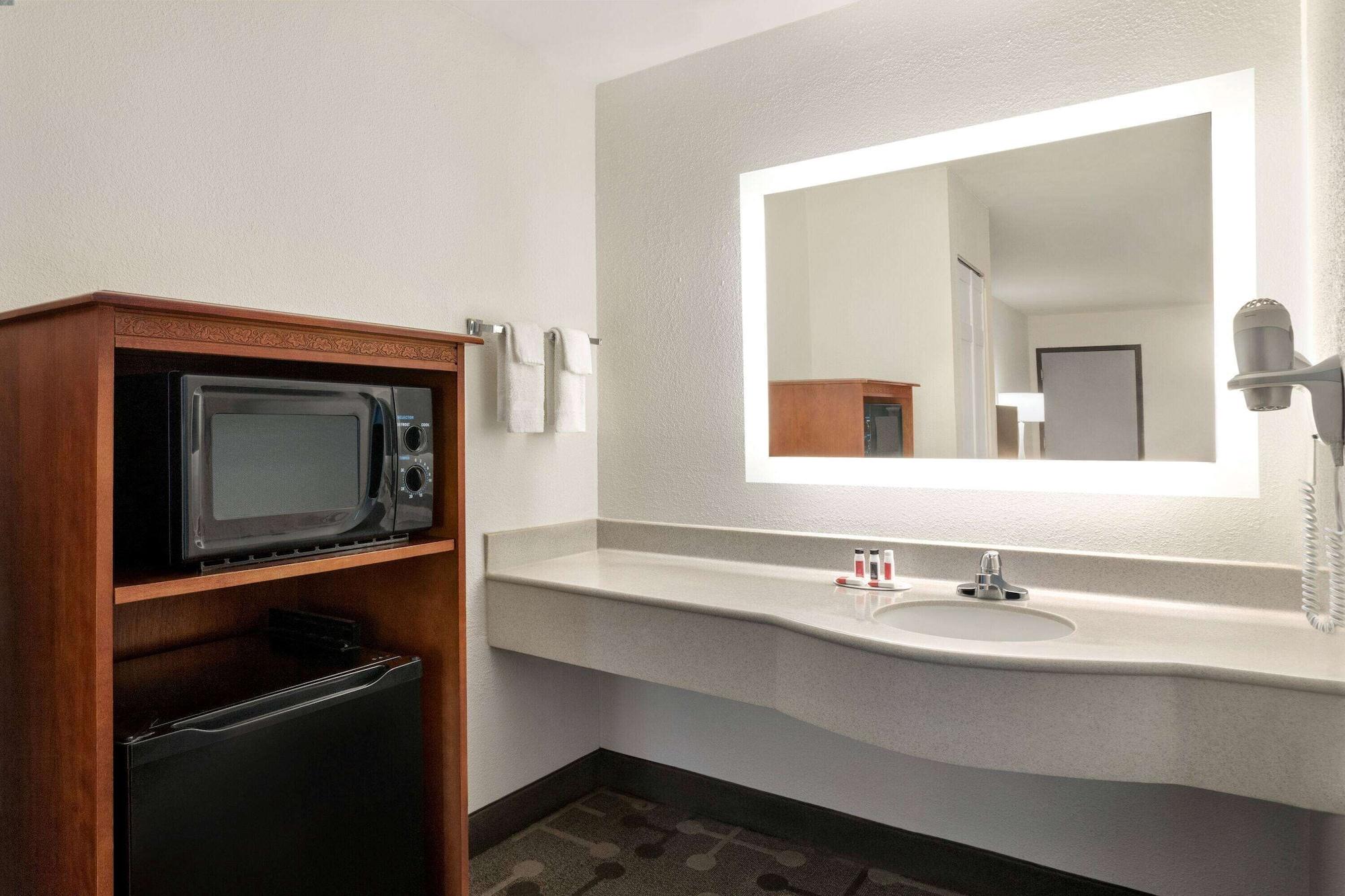 Howard Johnson By Wyndham Chattanooga Lookout Mountain I-24 Екстериор снимка